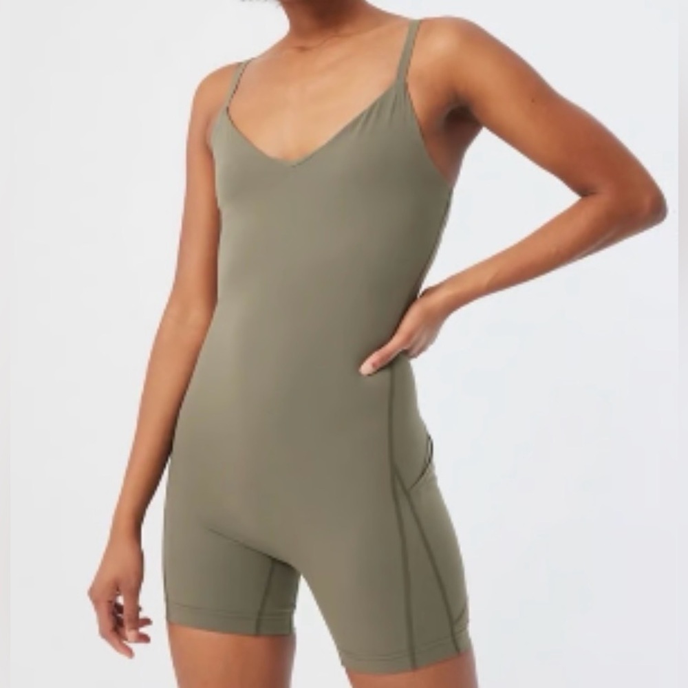 Outdoor Voices SuperForm 5” Athletic Romper Unitard Olive Green Size S